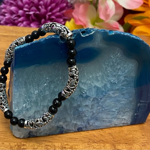 NEW Black Onyx gemstone bracelet - Picture 2 of 3